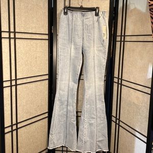NoBo bell bottom pull on jeans size M 7/9 NWT